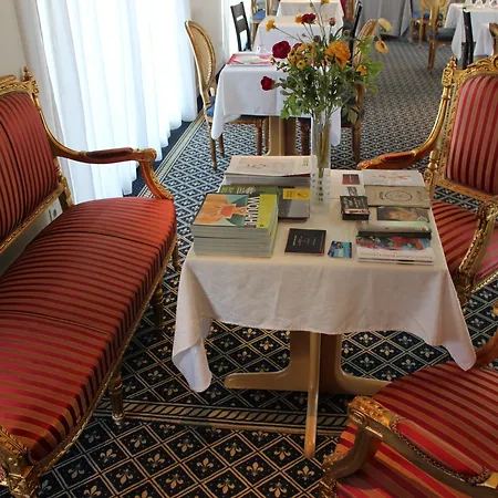 Fleur De Lys Отель